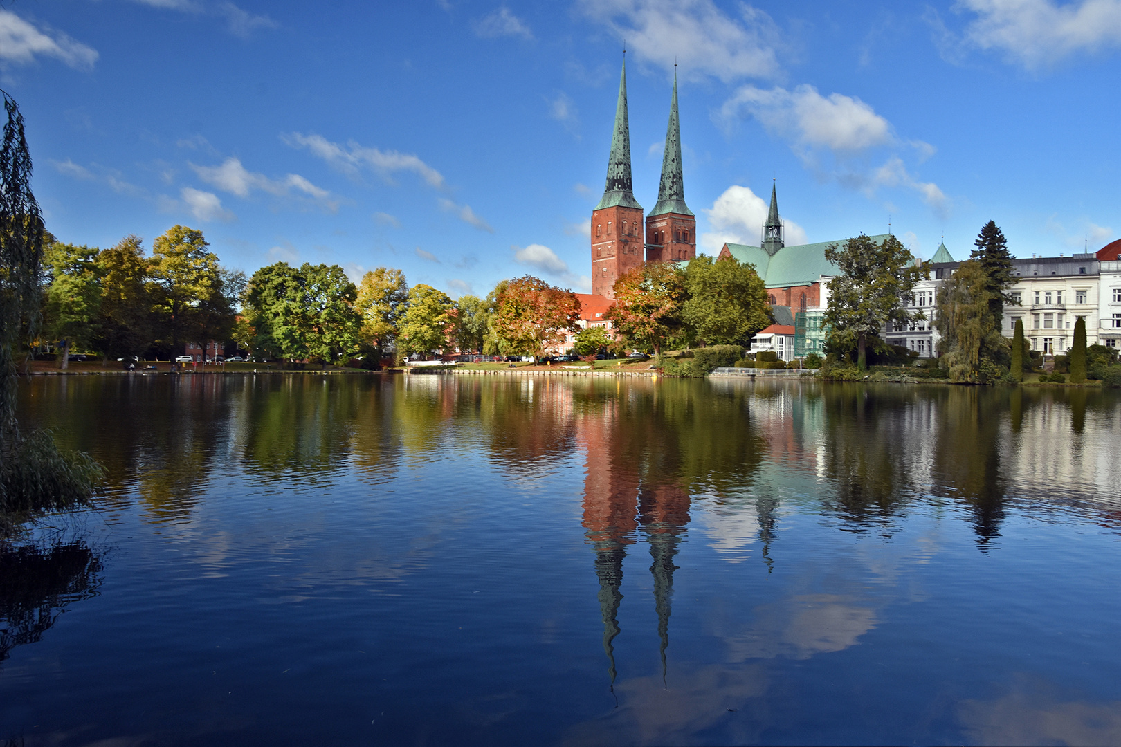  Mühlenteich und Dom in Lübeck....