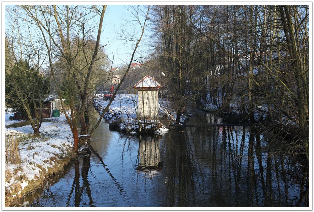 Mühlgraben Bachlauf und Wehr