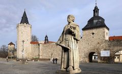 Mühlhäuser Stadtmauer mit Thomas-Müntzer-Denkmal