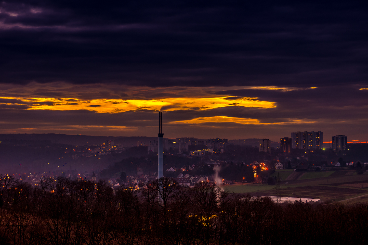 Mühlhausen bei Stuttgart kurz nach dem Sonnenuntergang