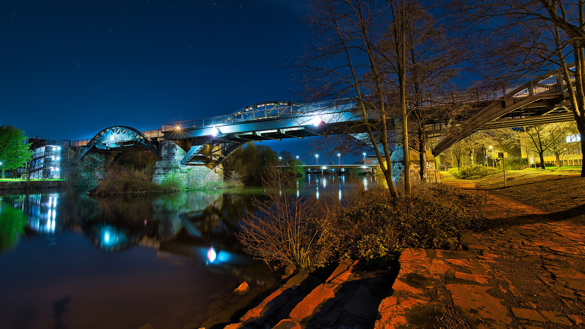 Mühlheim Ruhr in der Nacht.........