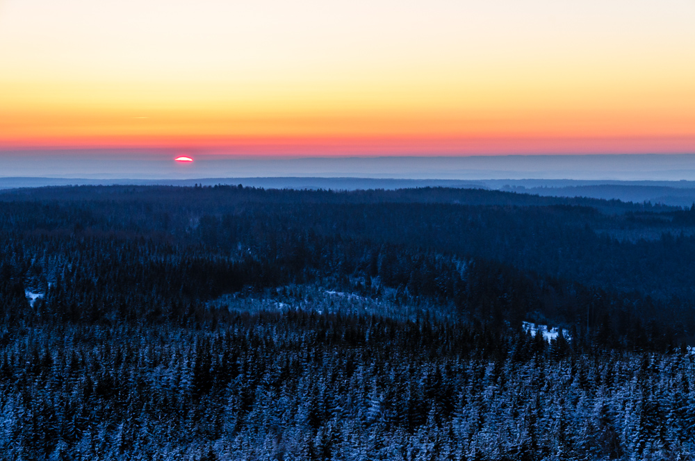 Mühselig quält sich die Sonne über den Horizont...