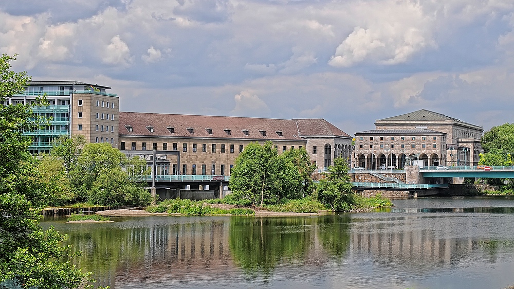 Mülheim an der Ruhr / Blick vom Wasserbahnhof zur Stadthalle an der Schloßbrücke