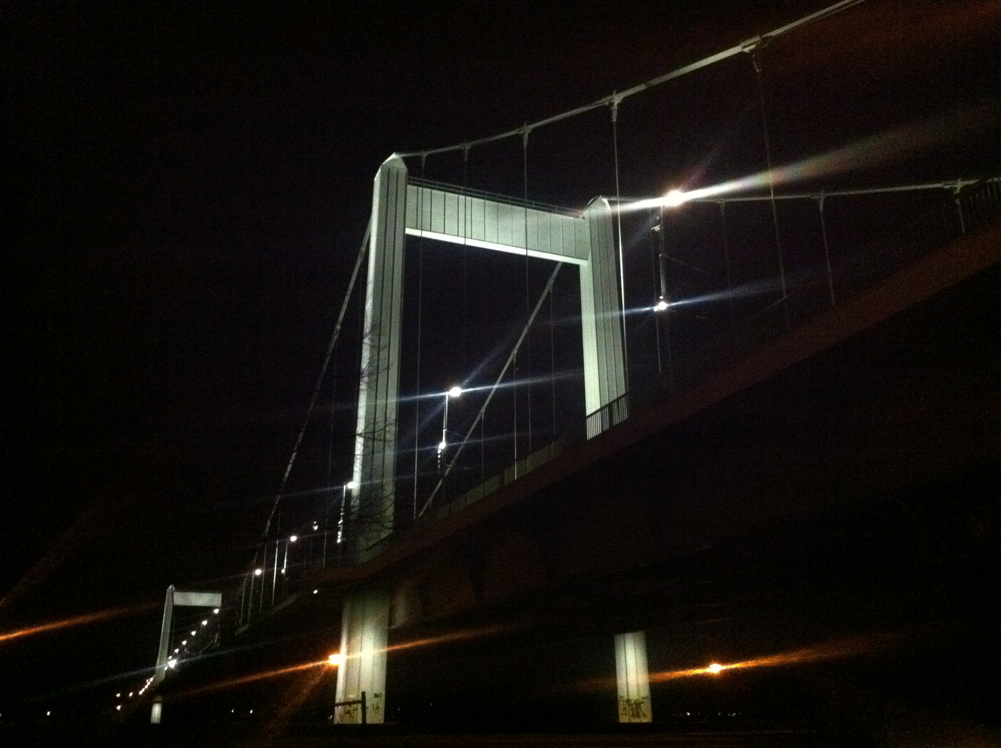 Mülheimer Brücke bei Nacht