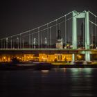 Mülheimer Brücke mit Schiff