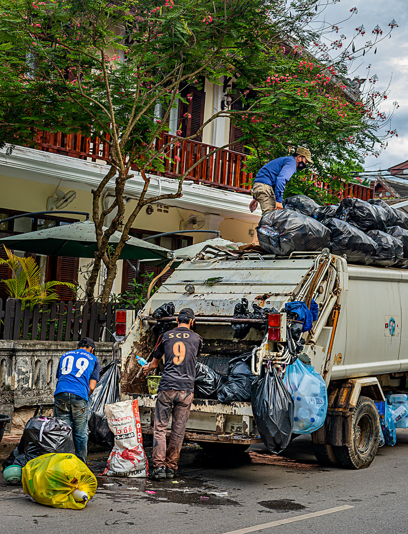 Müllabfuhr in Luang Prabang #2