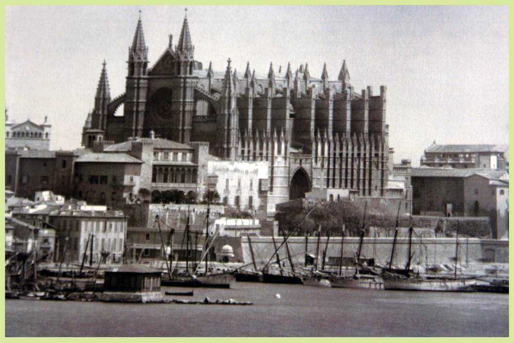 muelle de la lonja y la seo