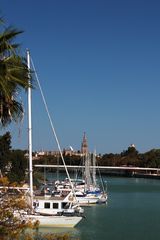 muelle del Náutico y Giralda. 