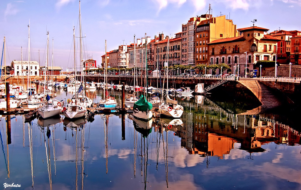 Muelle deportivo Gijón Asturias