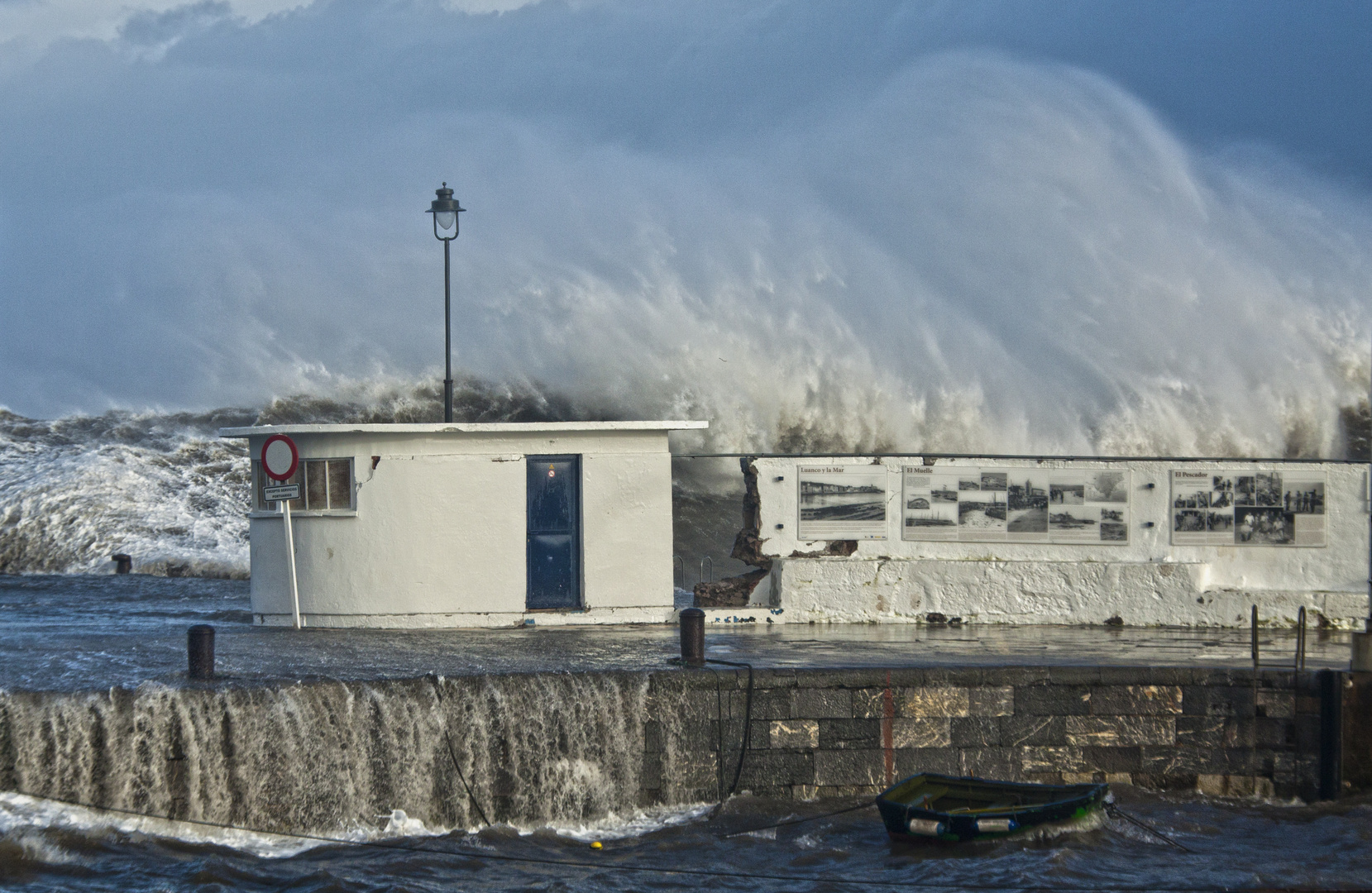 muelle revasadon las olas luanco