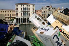 Müllinstallation venedig 1