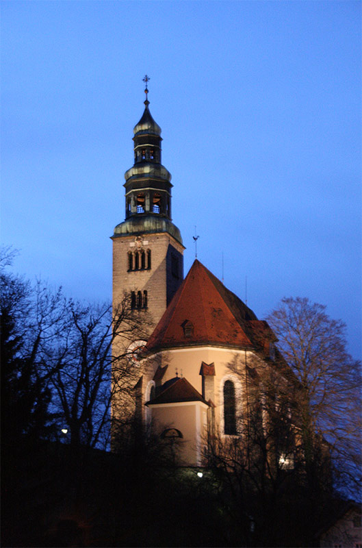 Müllner Kirche bei Nacht