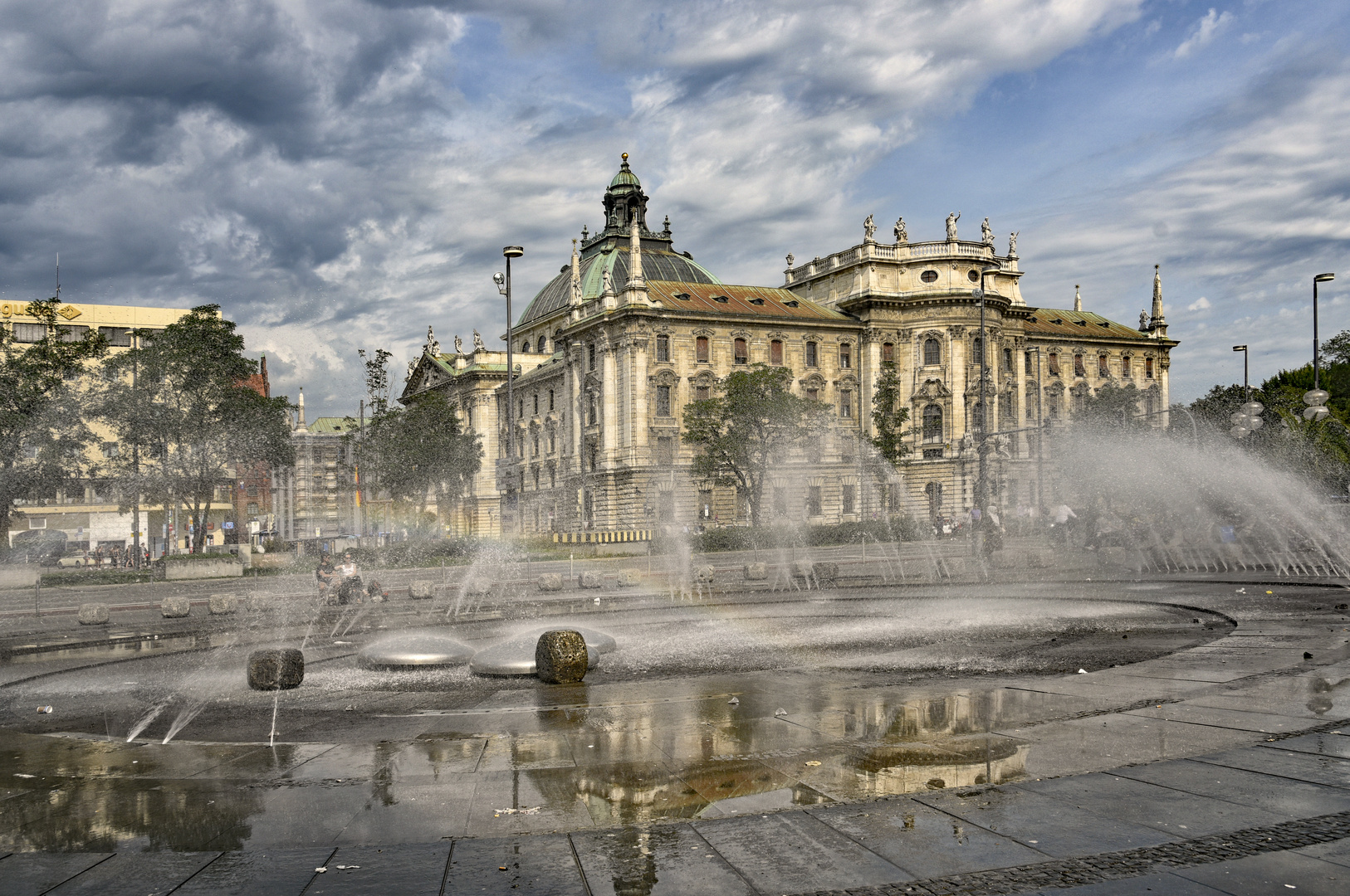 München am Stachus Brunnen 