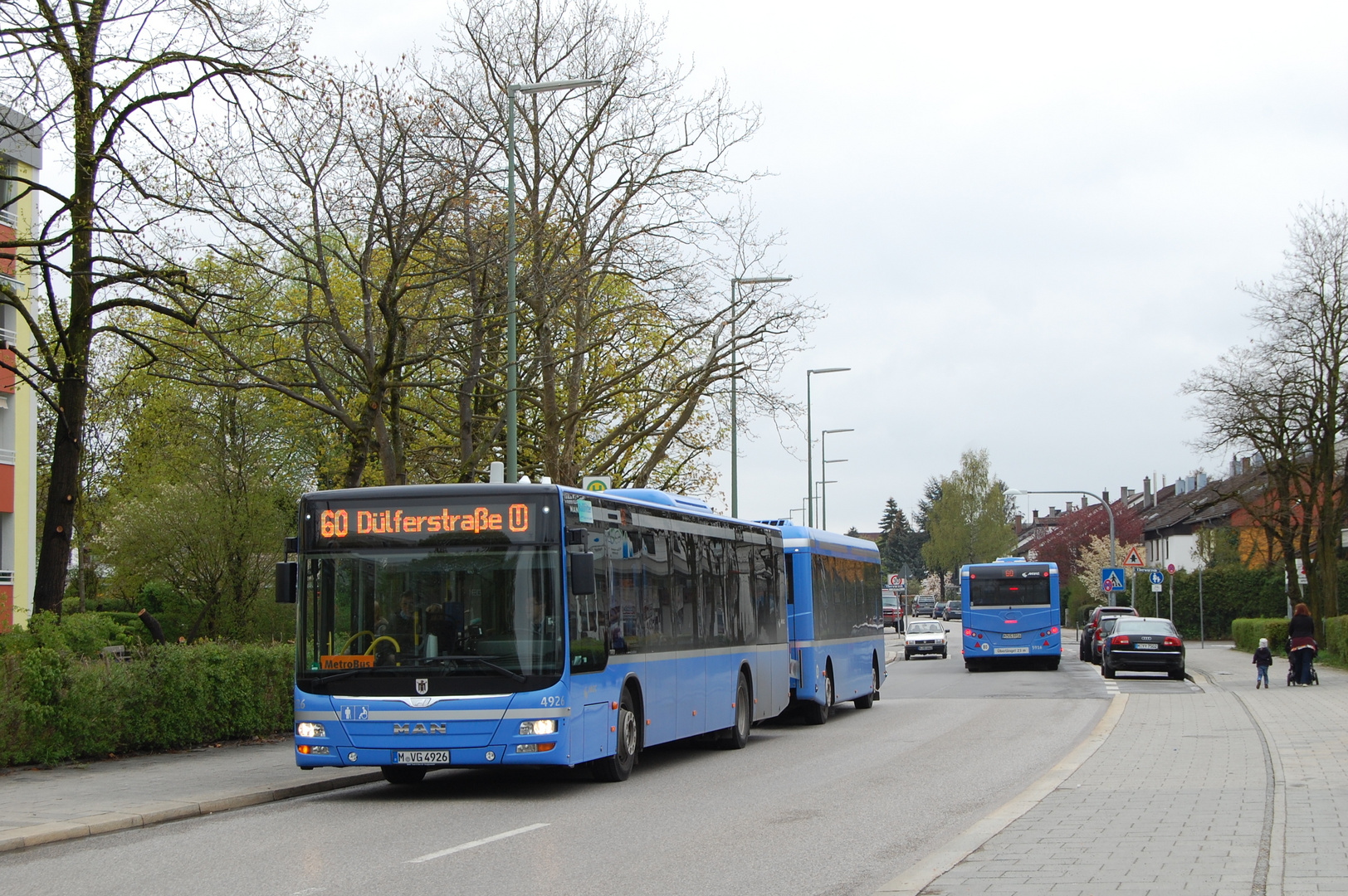 München Bus mit Anhänger