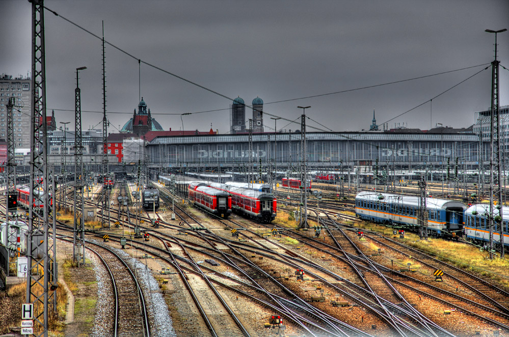 münchen hauptbahnhof hdr Foto & Bild gleise, eisenbahn, verkehr & fahrzeuge Bilder auf