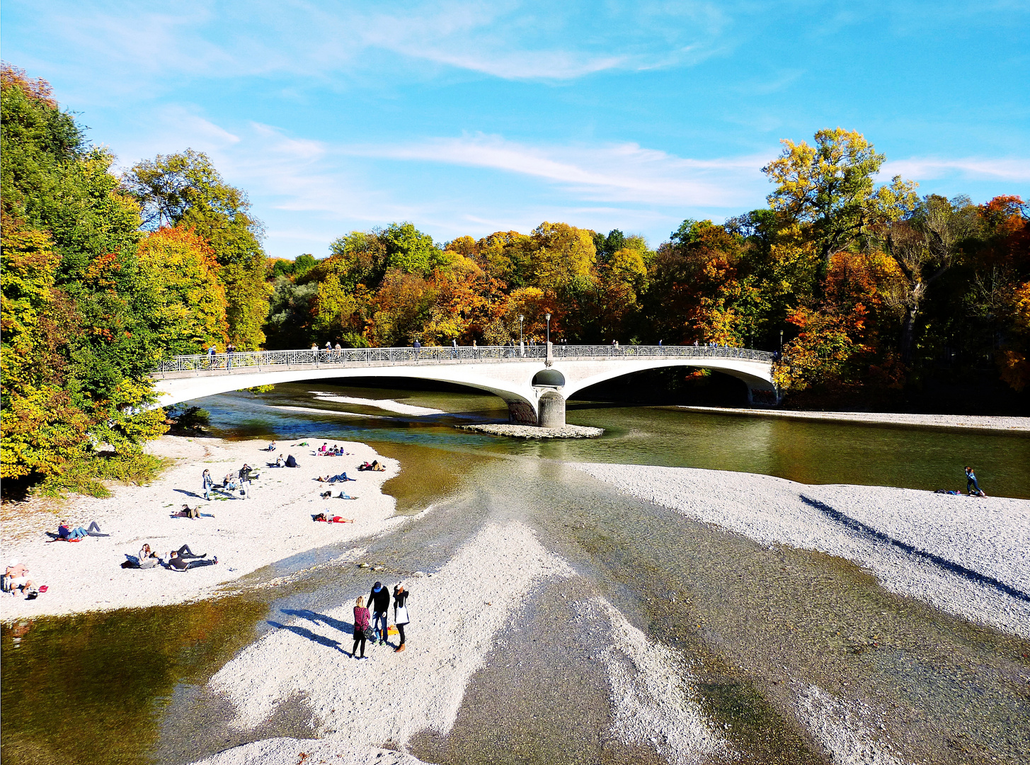 München - Herbst an der Isar