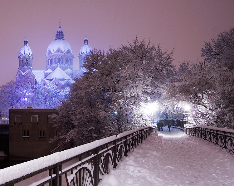 München im Schnee versunken