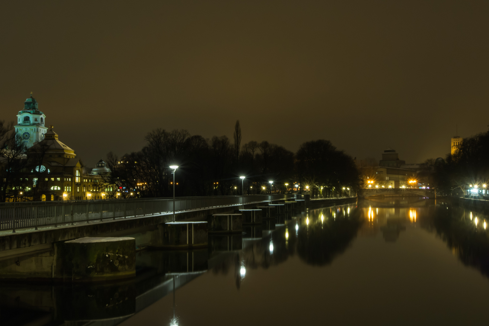 München, Isarkanal, Müllersches Volksbad und Deutsches Museum