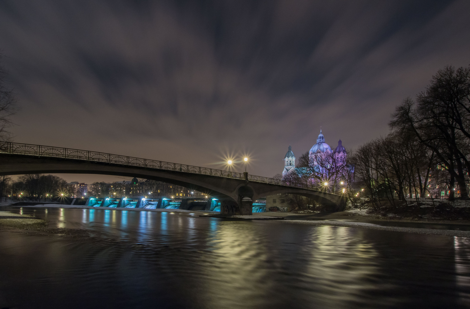 München, Isarwehr und St. Lukas Kirche