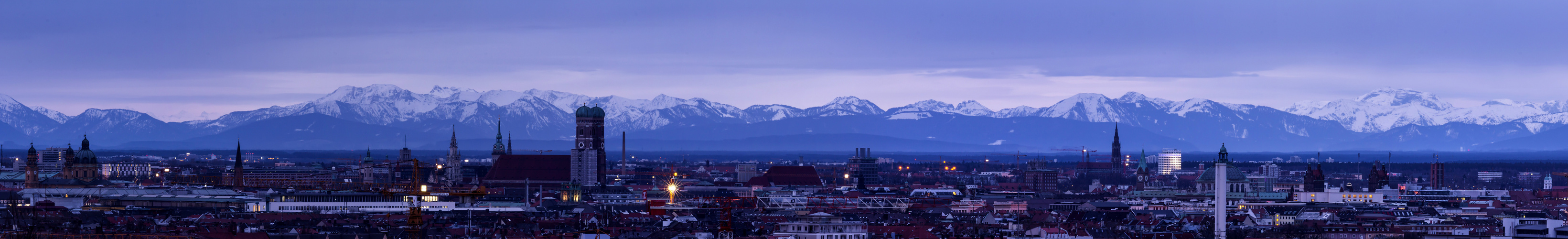 München kurz vor Sonnenaufgang