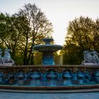 München, Lenbachplatz, der Wittelsbacher Brunnen im Licht des neuen Morgens