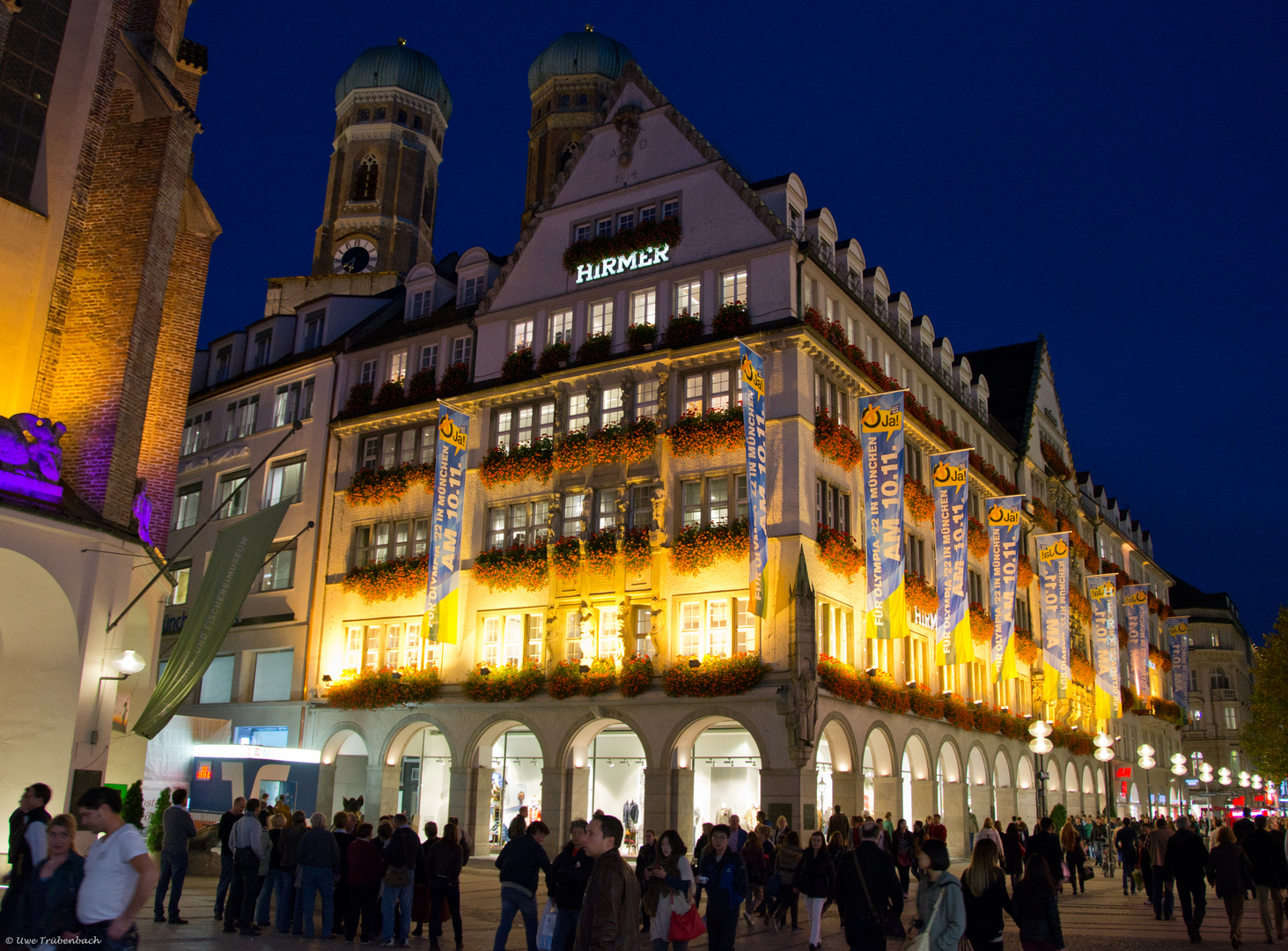 "München leuchtet" in der Fussgängerzone Ecke Kaufinger / Augustinerstrasse