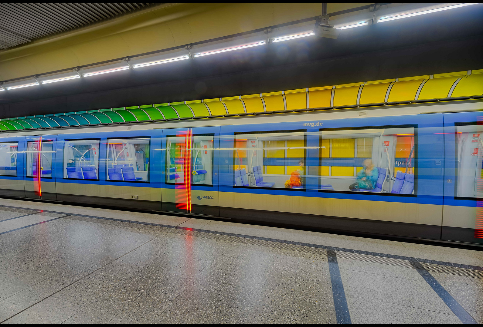 m-nchen-linie-u6-station-westpark-foto-bild-architektur-bus
