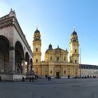 München Odeonsplatz Feldherrnhalle Theatinerkirche