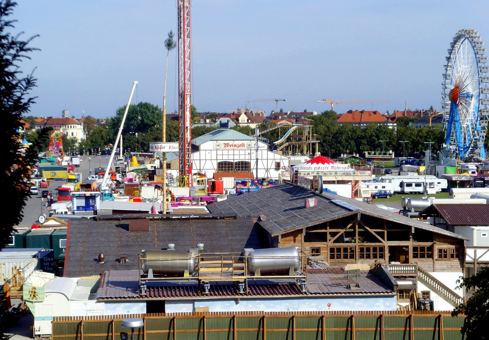 München Oktoberfest Wiesnaufbau4