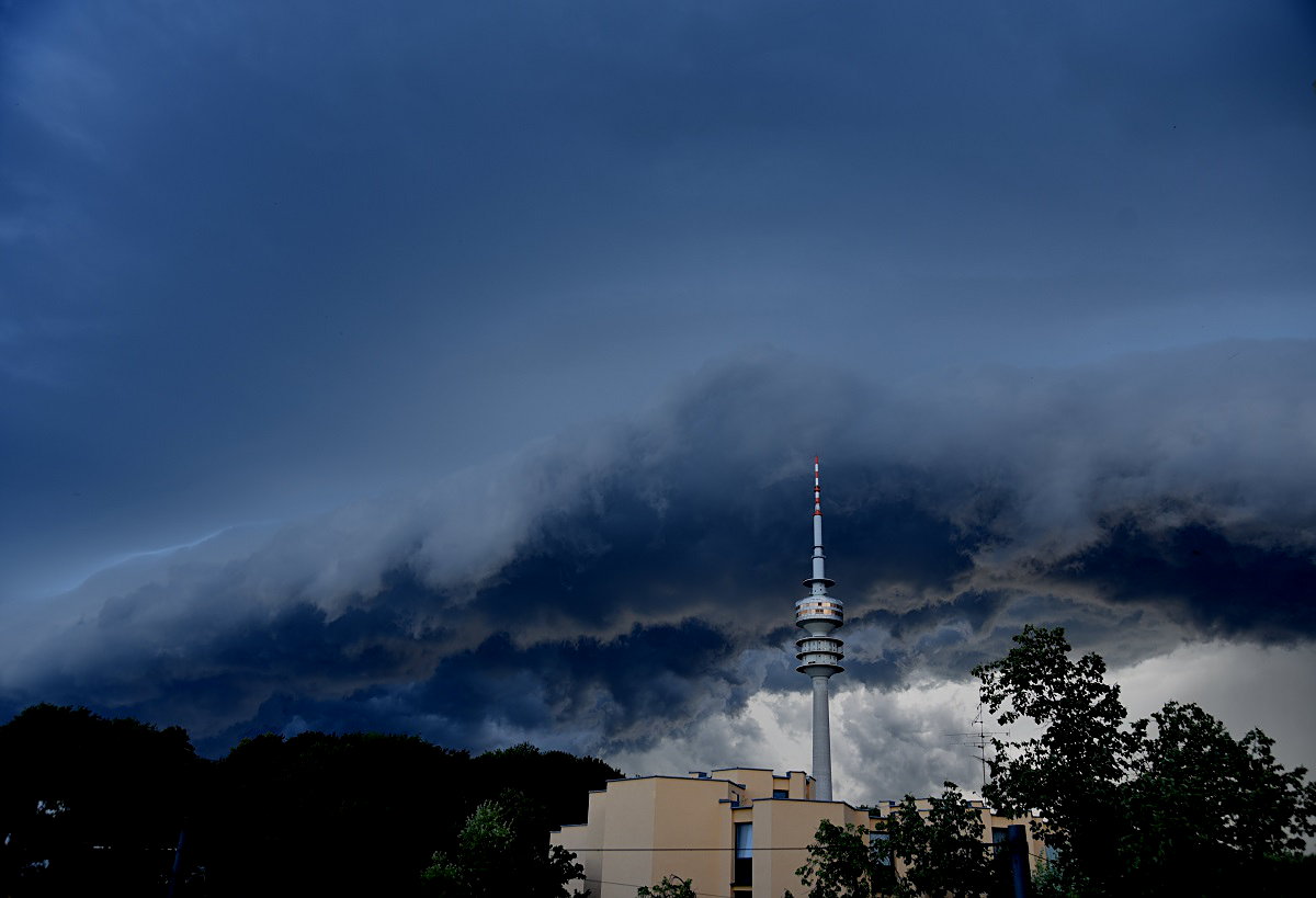 München - Olympiaturm am 01.07.2020