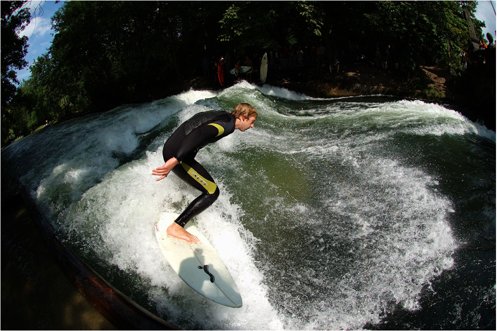 München River Surfing Eisbach - in der Mittagssonne