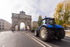 München Schwabin - Leopoldstraße - Siegestor - 02