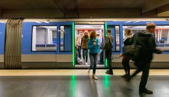 München Schwabin - U Bahn Münchner Freiheit - 01