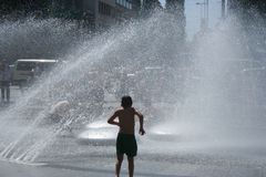 München - Stachusbrunnen Sommer 2006