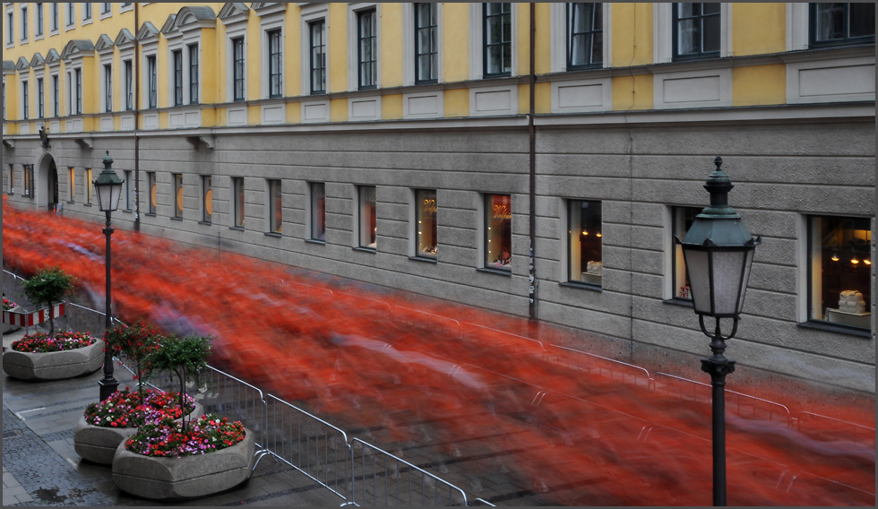 münchen theatiner strasse, sonntags um 8