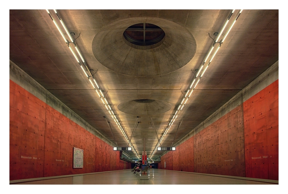 München UBahn *** Messestadt West 1 *** Foto & Bild architektur