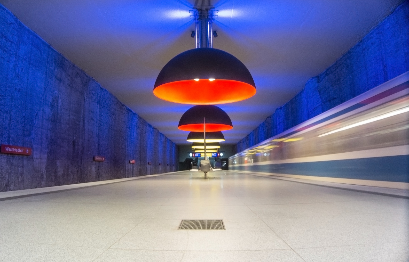 München - Ubahnhof Westfriedhof