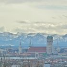 München vor den Alpen