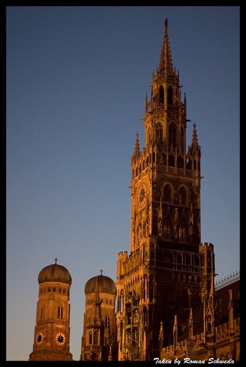 Münchner Rathaus und Frauenkirche