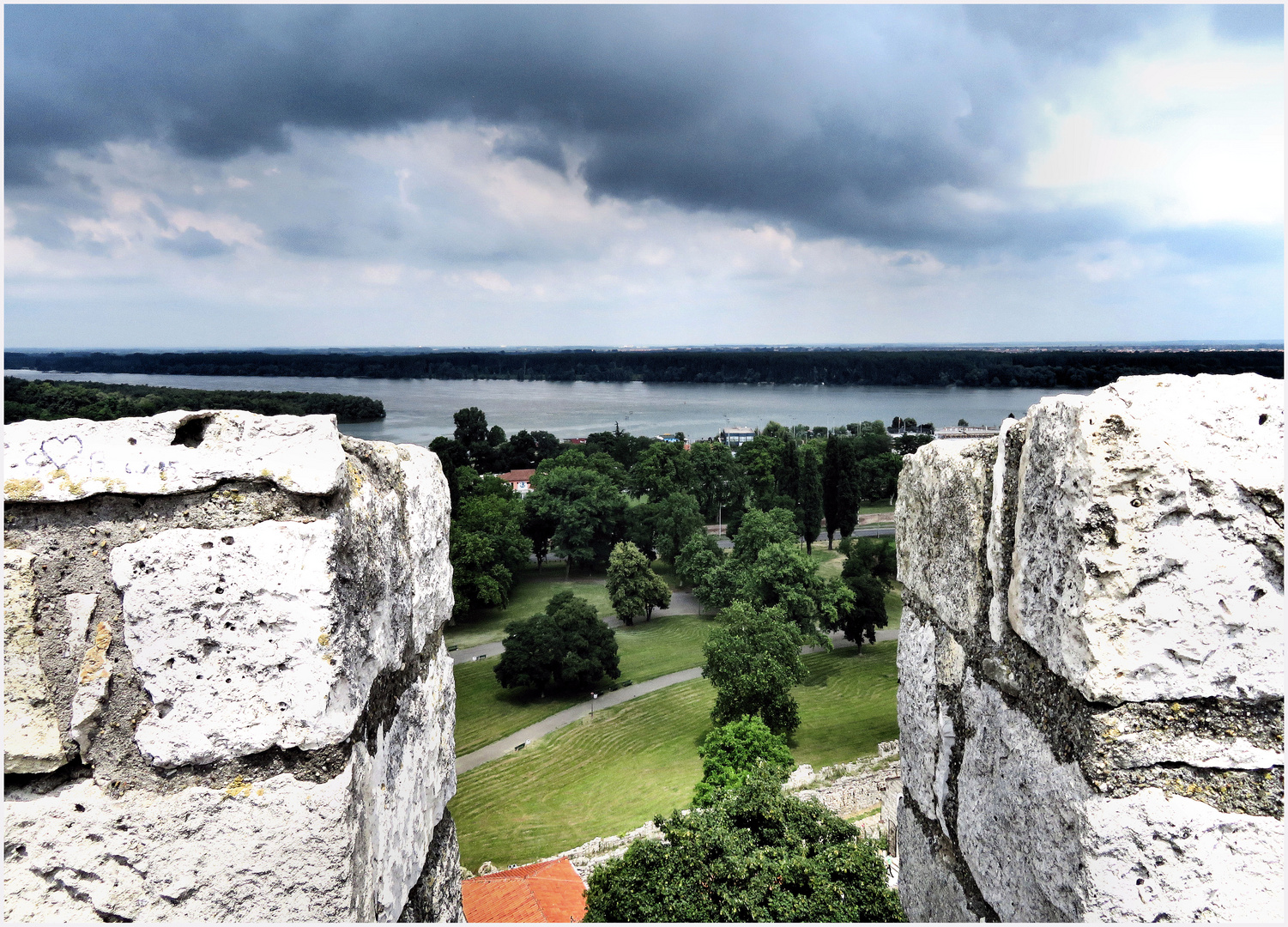 Mündung der Save in die Donau ...