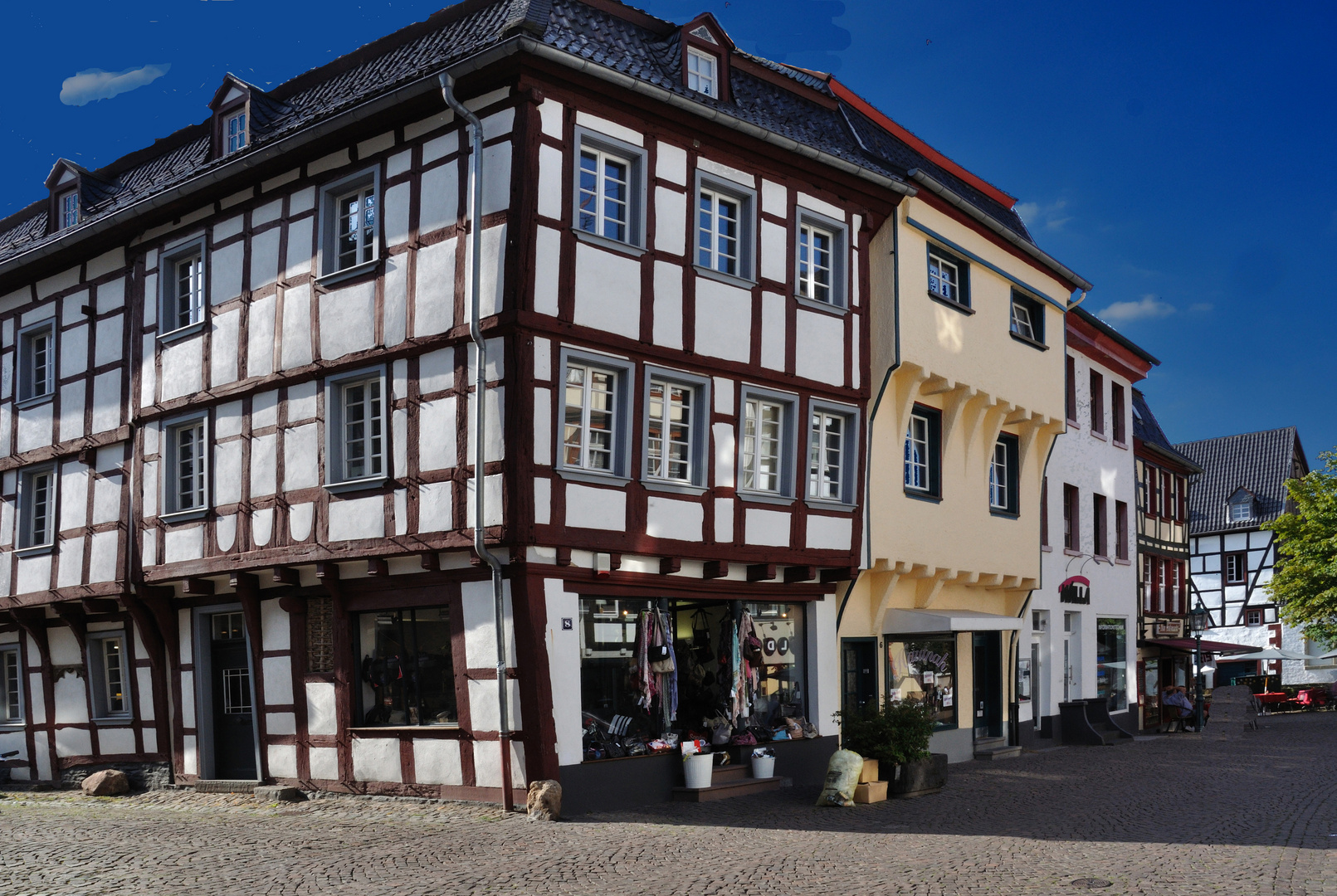 Münster dans l' EIFFEL. Allemagne / Belgique - Maison à colombages.