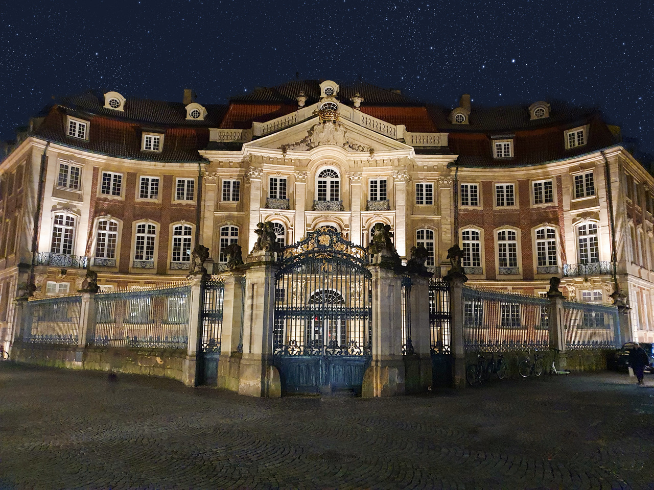 Münster Erbdrostenhof bei Nacht