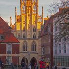 Münster Rathaus in goldener Winterfarbe