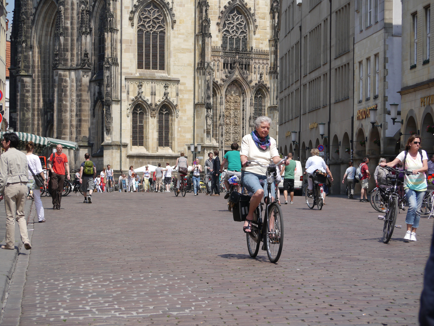 Münster, Samstagmittag 9