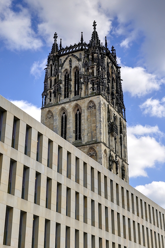 Münster - Überwasserkirche mit Diözesanbibliothek