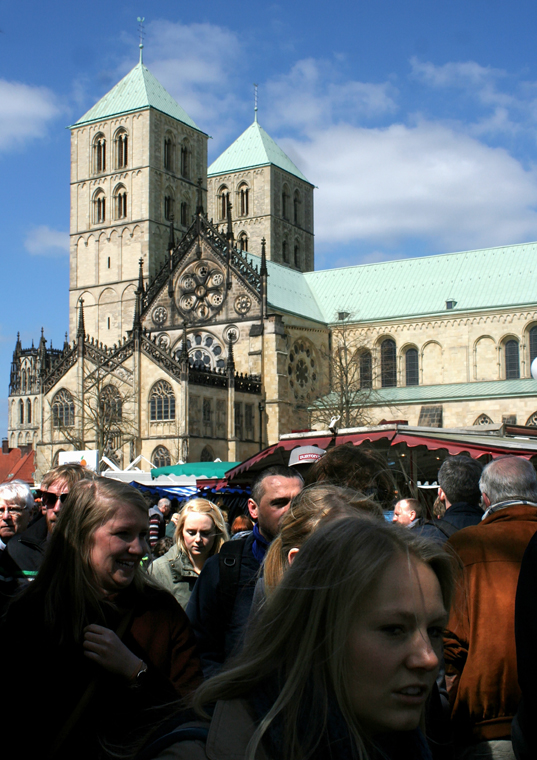 Münster: Wochenmarkt auf dem Domplatz