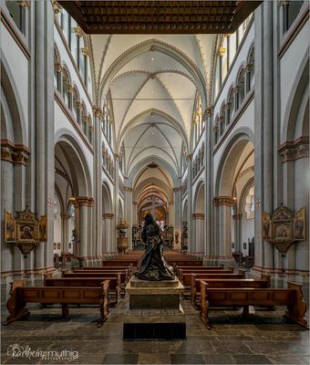 Münsterbasilika St. Martin in Bonn " Gott zu Gefallen... "