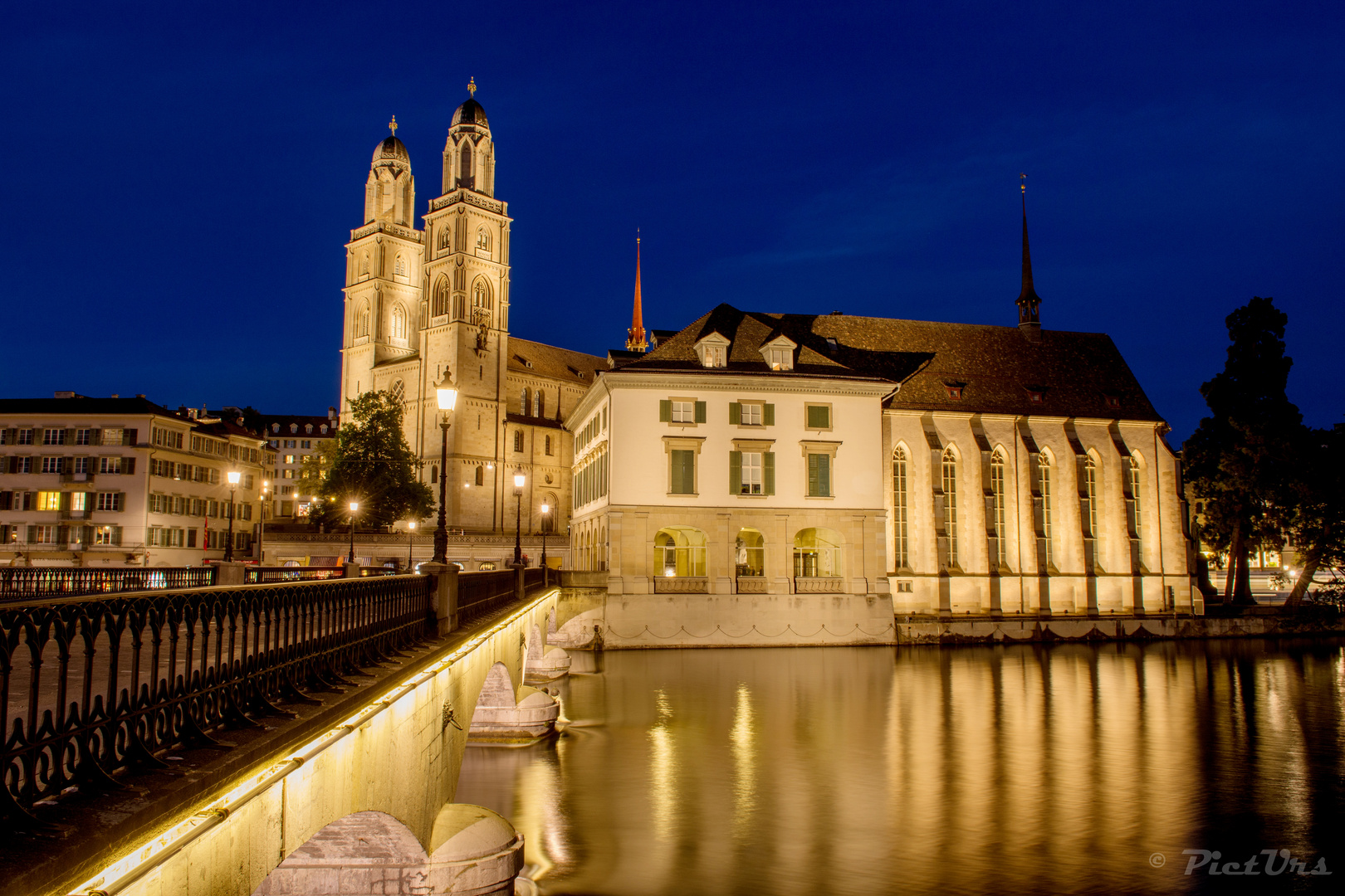 Münsterbrücke mit Helmhaus