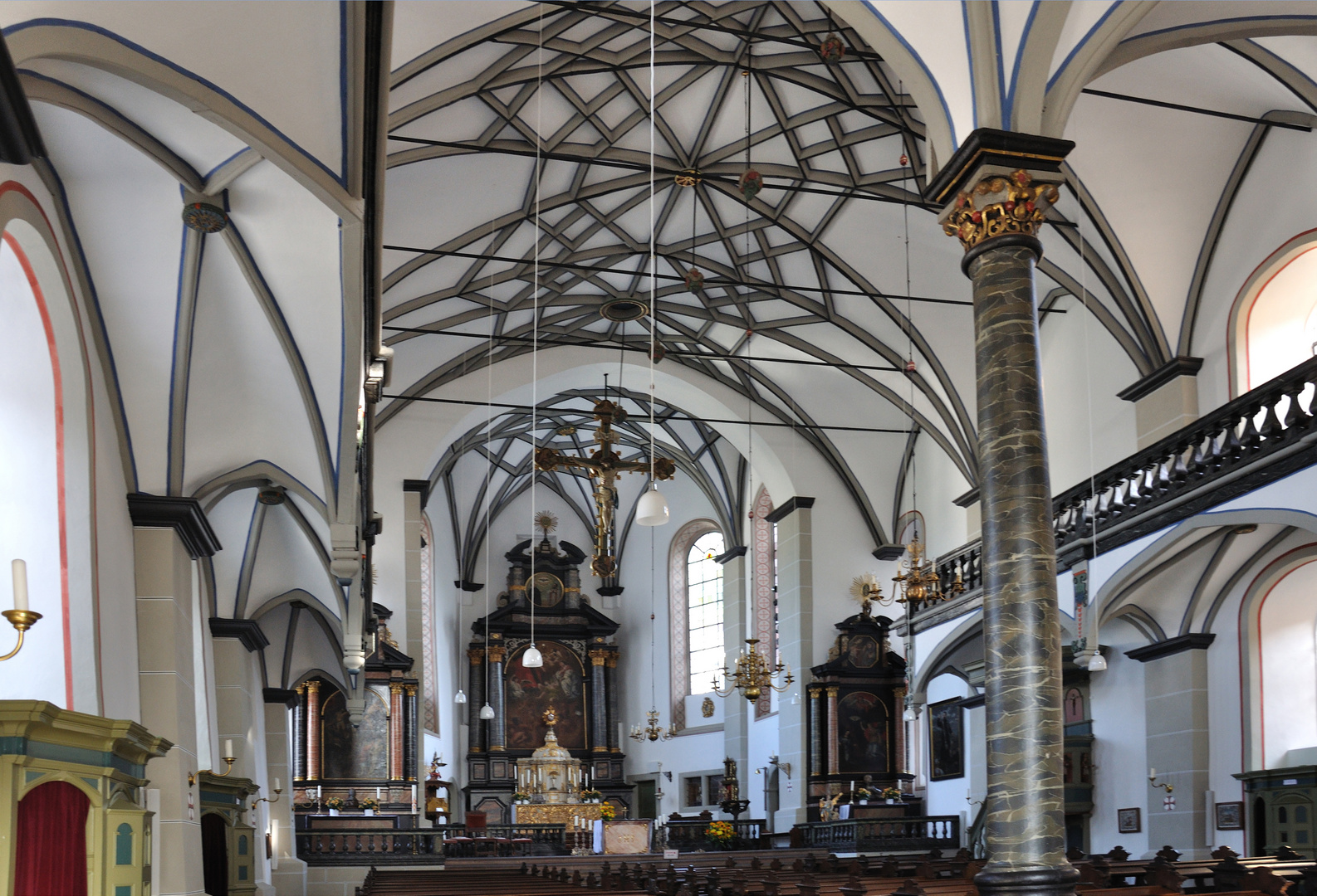 Münstereiffel D / B. L'église paroissiale St Chrisanthus. Un joyau d'architecture.