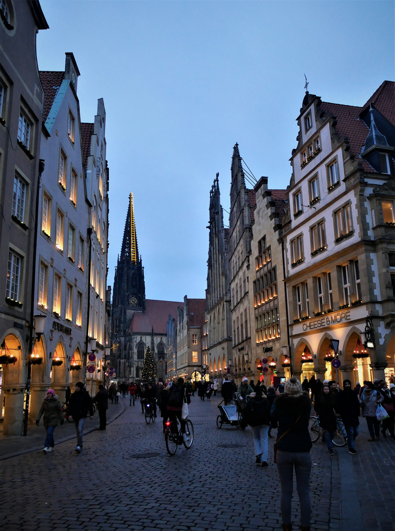 Münsters Gute Stube - Der Prinzipalmarkt mit St. Lamberti in vorweihnachtlicher Stimmung